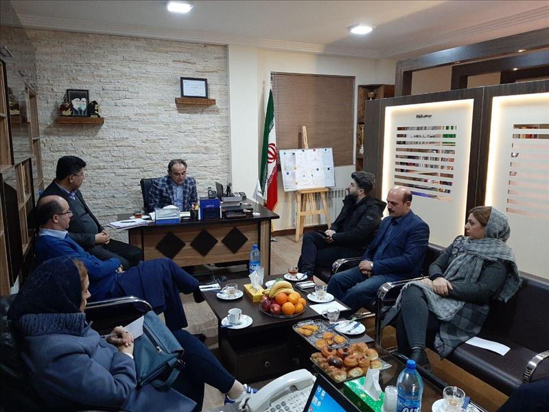 برگزاری جلسه اعضای انجمن اولیا و مربیان در دبستان مهرآیین